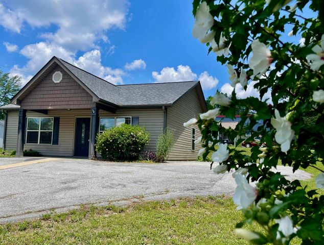 12 Bush Street, Inman, SC 29349