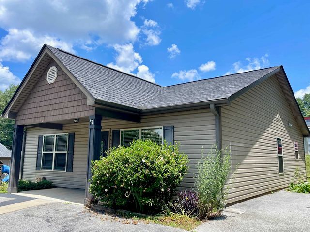 12 Bush Street, Inman, SC 29349
