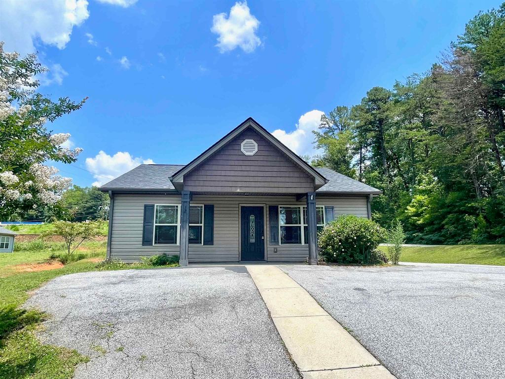 12 Bush Street, Inman, SC 29349