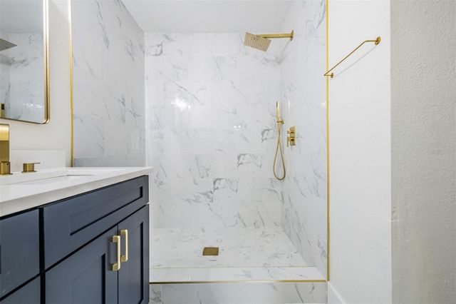 4323 S LOIS AVENUE, Tampa, FL 33611