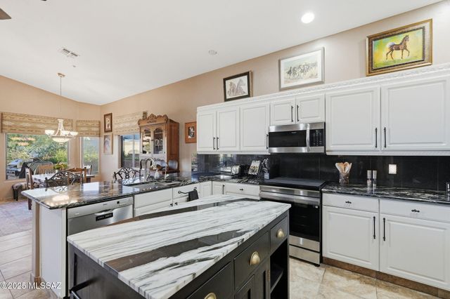 3461 S Abrego Drive, Green Valley, AZ 85614