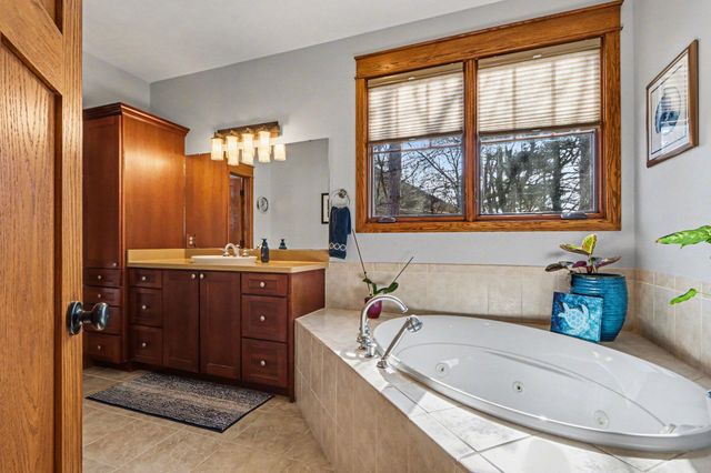 12294 Cranes Avenue, Richland, MI 49083