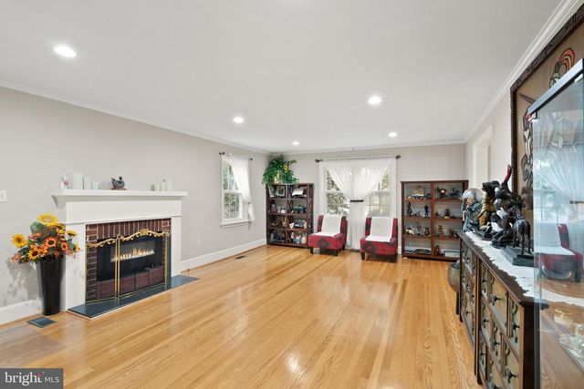 2928 HUNTER RD, Fairfax, VA 22031