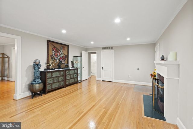 2928 HUNTER RD, Fairfax, VA 22031