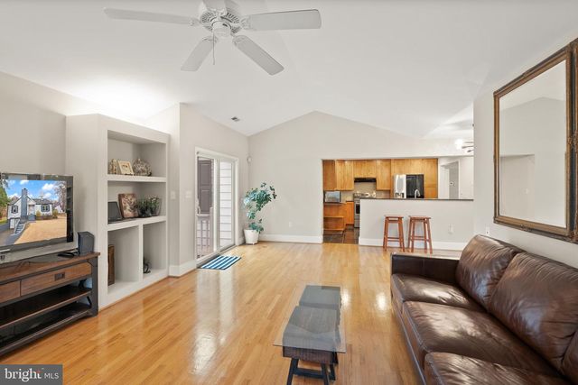 2928 HUNTER RD, Fairfax, VA 22031