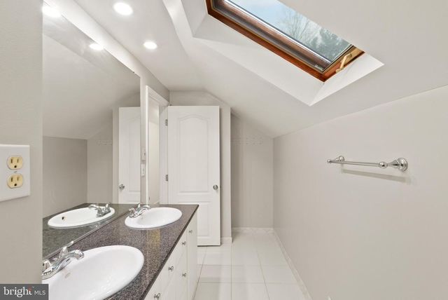 2928 HUNTER RD, Fairfax, VA 22031