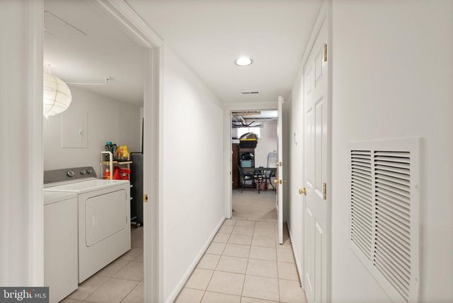 2928 HUNTER RD, Fairfax, VA 22031