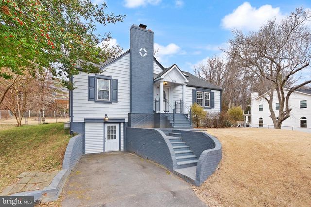 2928 HUNTER RD, Fairfax, VA 22031