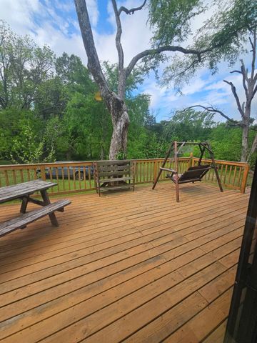 7247 County Road 4334, Larue, TX 75770