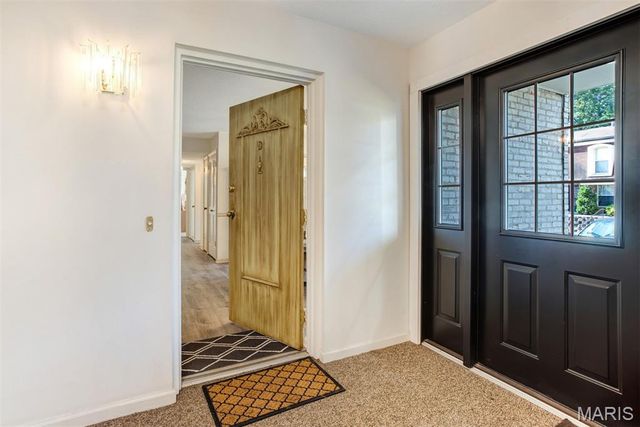 4353 Chateau De Ville Drive D, Oakville, MO 63129