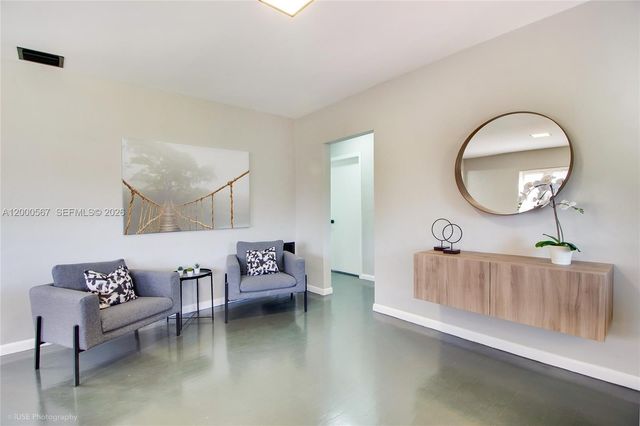 755 NW 43rd St ., Miami, FL 33127