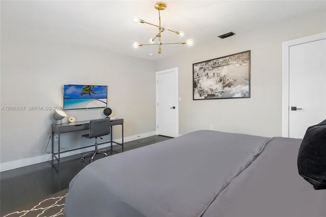 755 NW 43rd St ., Miami, FL 33127