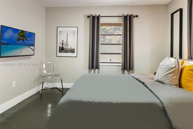 755 NW 43rd St ., Miami, FL 33127