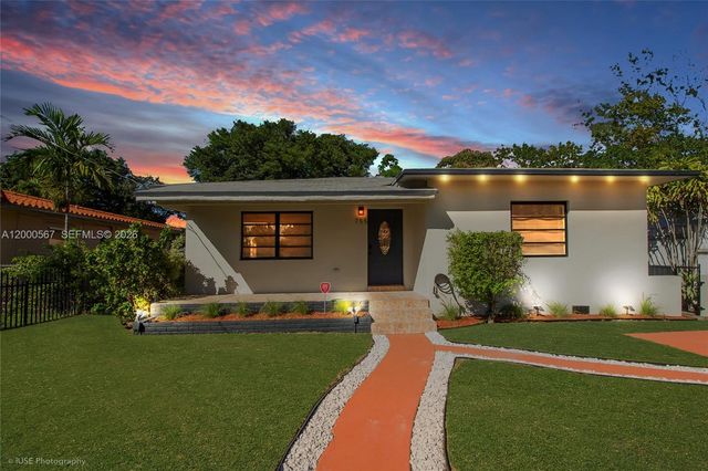 755 NW 43rd St ., Miami, FL 33127