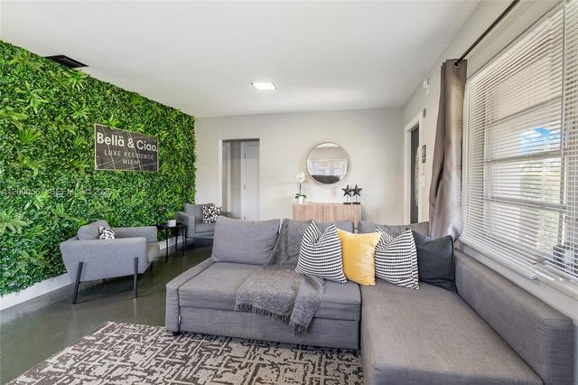 755 NW 43rd St ., Miami, FL 33127