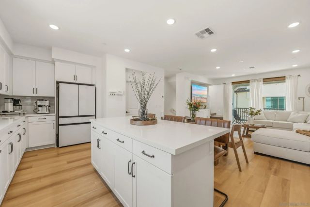 433 Jupiter GLN, Escondido, CA 92025