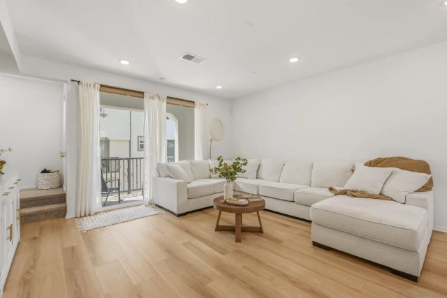 433 Jupiter GLN, Escondido, CA 92025