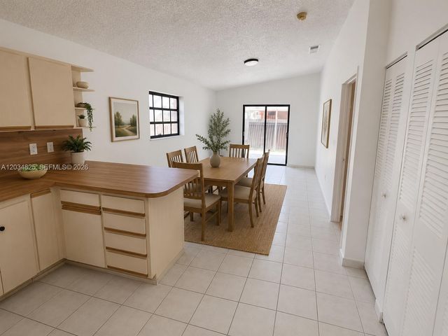 2485 W 70th Pl, Hialeah, FL 33016