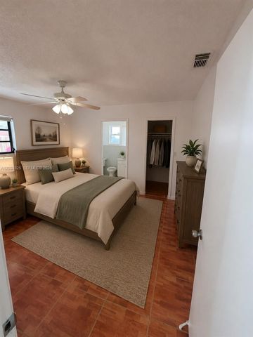 2485 W 70th Pl, Hialeah, FL 33016