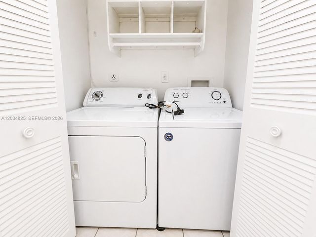 2485 W 70th Pl, Hialeah, FL 33016