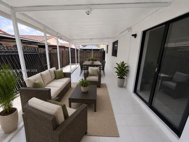2485 W 70th Pl, Hialeah, FL 33016