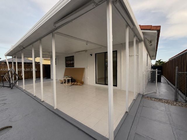 2485 W 70th Pl, Hialeah, FL 33016