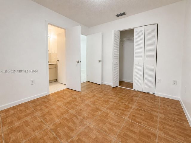 2485 W 70th Pl, Hialeah, FL 33016