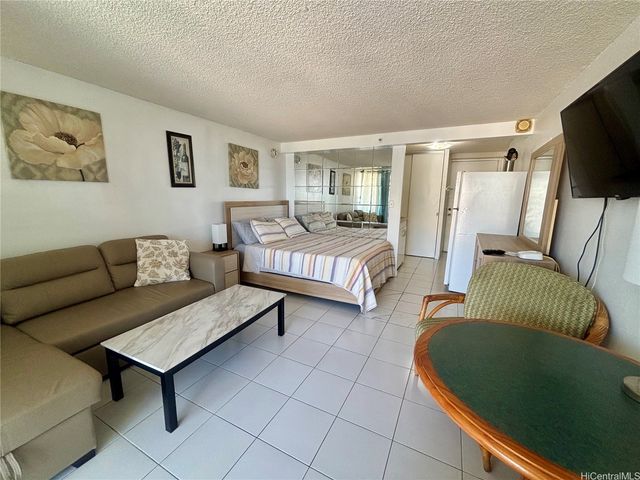 445 Seaside Avenue 1815, Honolulu, HI 96815