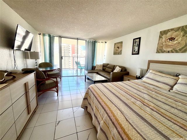 445 Seaside Avenue 1815, Honolulu, HI 96815