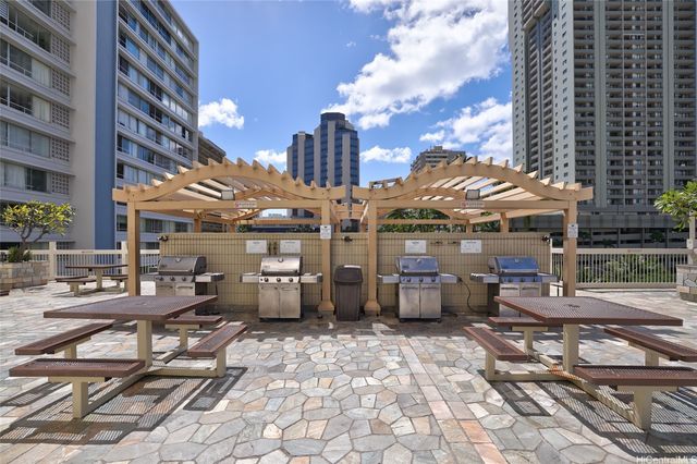 445 Seaside Avenue 1815, Honolulu, HI 96815