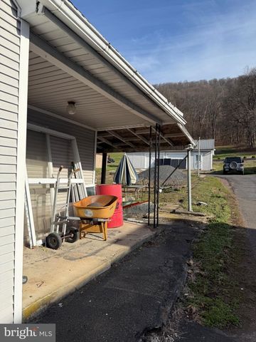 4685 UPPER RD, Shamokin, PA 17872
