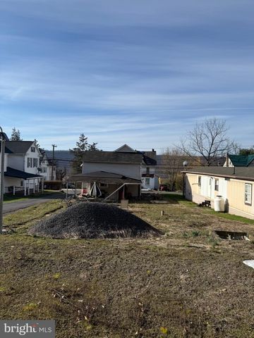 4685 UPPER RD, Shamokin, PA 17872