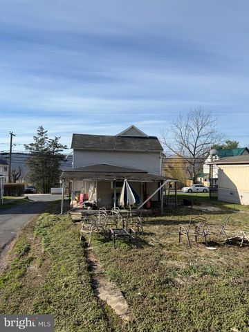 4685 UPPER RD, Shamokin, PA 17872