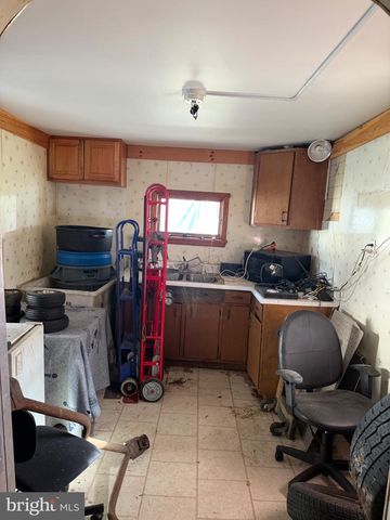 4685 UPPER RD, Shamokin, PA 17872