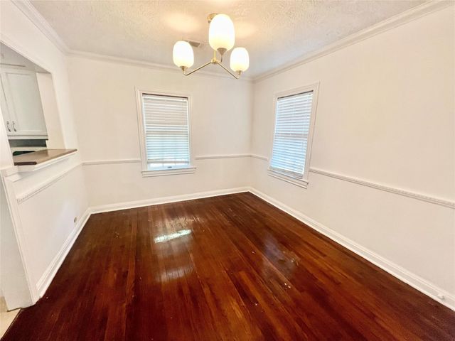217 13th Avenue N, Texas City, TX 77590