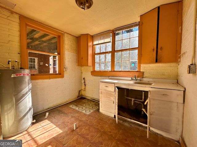 806 Magnolia Drive, Macon, GA 31217