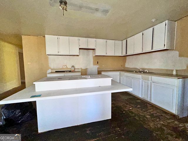 806 Magnolia Drive, Macon, GA 31217