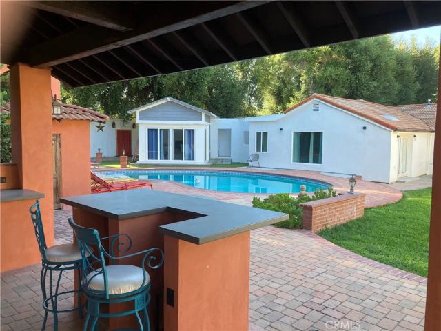 23254 Hatteras, Woodland Hills, CA 91367