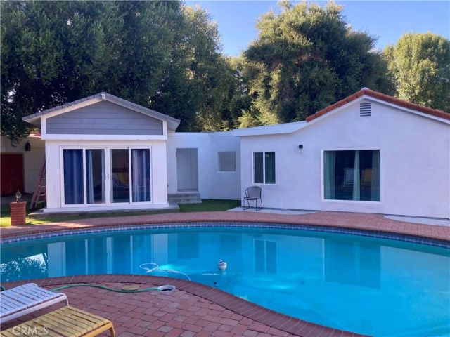 23254 Hatteras, Woodland Hills, CA 91367