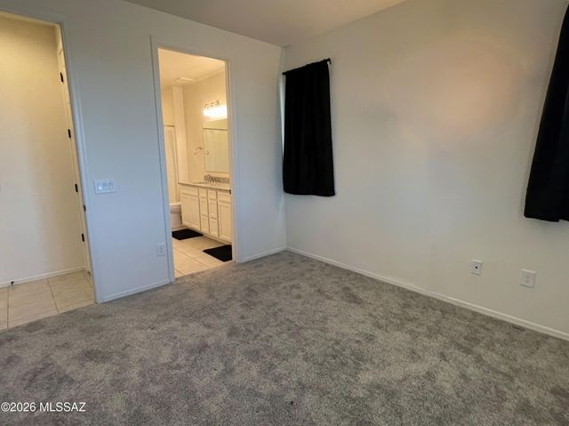 7864 S Wolf Creek Drive, Tucson, AZ 85757