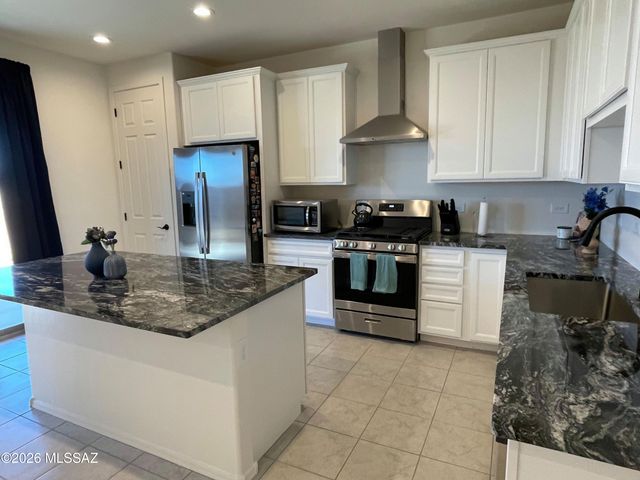 7864 S Wolf Creek Drive, Tucson, AZ 85757