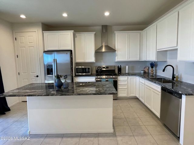 7864 S Wolf Creek Drive, Tucson, AZ 85757