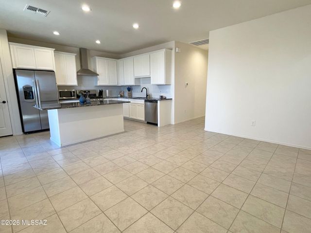 7864 S Wolf Creek Drive, Tucson, AZ 85757