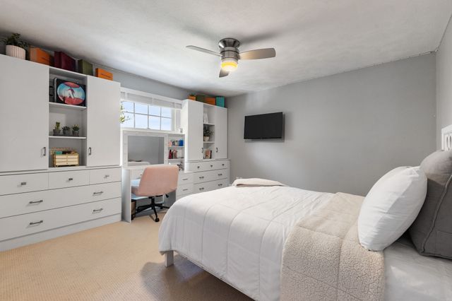 35 Smithshire Estates, Andover, MA 01810