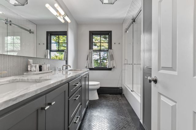 35 Smithshire Estates, Andover, MA 01810