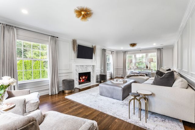 35 Smithshire Estates, Andover, MA 01810