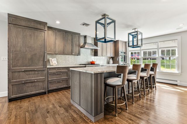 35 Smithshire Estates, Andover, MA 01810