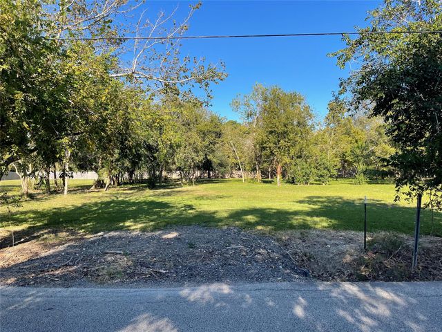 04 Middleton Street, Bacliff, TX 77581