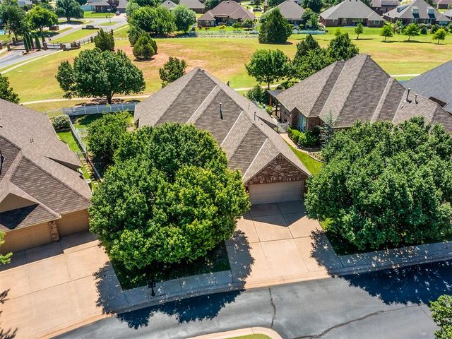 16716 Covington Manor, Edmond, OK 73012