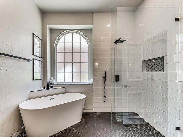 16716 Covington Manor, Edmond, OK 73012
